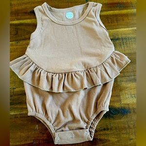 NWOT Baby Girl cute outfit